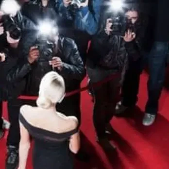 لماذا نحلم بالمشاهير؟.. اعرف التفسير النفسى وراء رؤيتهم فى المنام