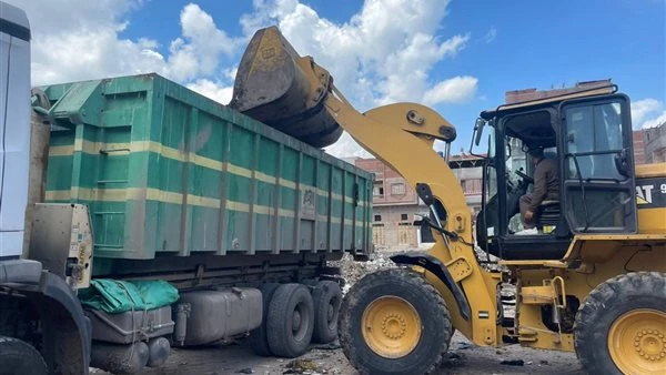محافظ الدقهلية: رفع 250 طن مخلفات بلدية في أول حملة نظافة مكبرة بمدينة المطرية