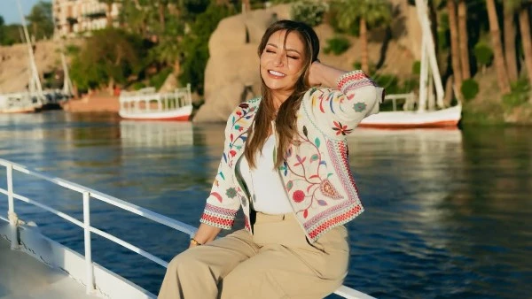 ليلى علوي بنت في العشرين شاهد