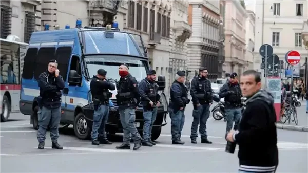 الشارع الإيطالي يشتعل.. مواجهات خلال مظاهرات سياسية في ميلانو