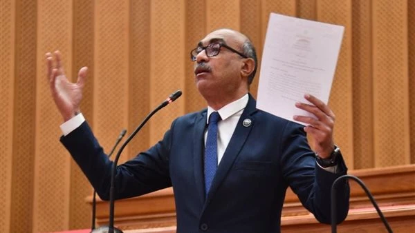 نائب يطالب بتعديل عقود عاملي مراكز الشباب لضمان الاستقرار الوظيفي