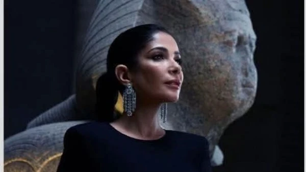 البقاء منى زكي تنعى والد منة شلبي