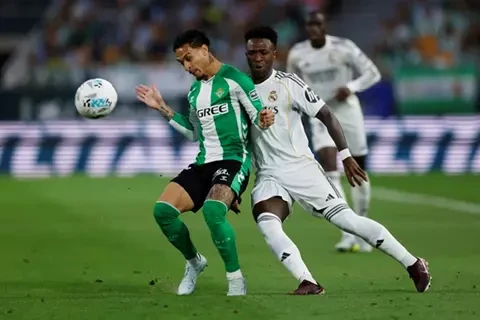 الريال اتثبت في بيتيس. والبرسا طار وخد الصدارة