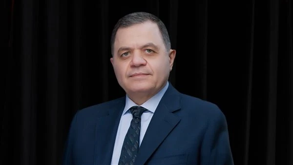 وزير الداخلية يهنئ وزير الدفاع بمناسبة ذكرى عيد تحرير سيناء