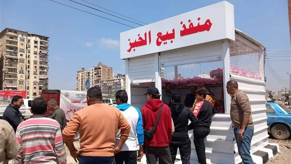 محافظ الدقهلية يوجه بتشغيل منافذ بيع الخبز بحد أقصى 40 رغيفا لكل مواطن