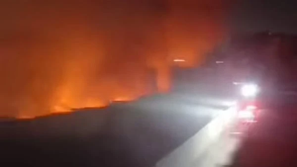 حريق هائل يلتهم مصنع أخشاب بالمرج على مساحة 800 متر