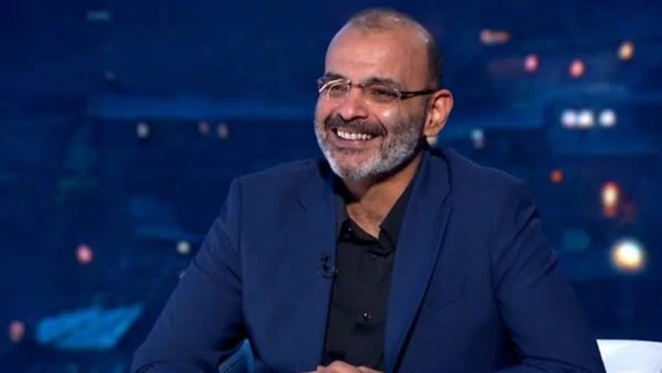 الموضوع مش سهل. أيمن بهجت قمر يكشف حقيقة زواجه مرة أخرى