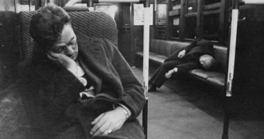 صور ستانلى كوبريك فى مترو نيويورك تكشف بداياته الفوتوغرافية فى الأربعينيات