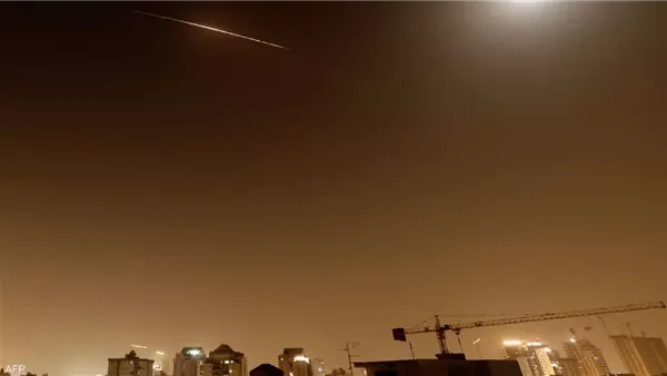 موجة صواريخ إيرانية تضرب وسط إسرائيل.. اعتراضات مكثفة من الجيش