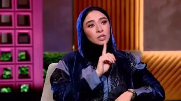 زيزي عادل تروي تجربتها مع الحجاب: ساتر المرأة جسديا وروحيا