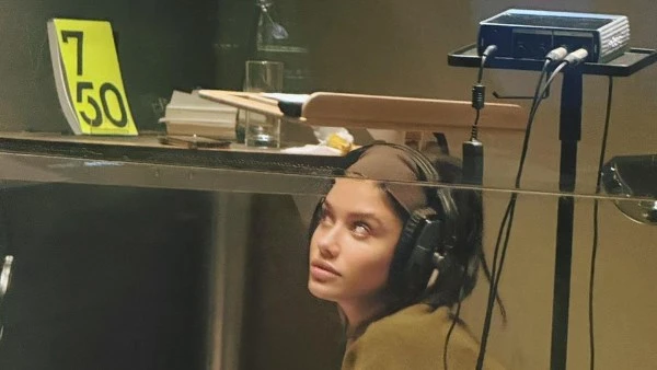 سينتيا خليفة تنهي تصوير أول أفلامها الإخراجية في لندن وتستعد للإعلان عنه قريبًا