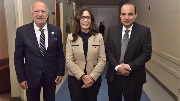 وزيرة الثقافة تتفقد الأوبرا.. وتلتقى الموسيقار عمر خيرت قبيل حفله على المسرح الكبير