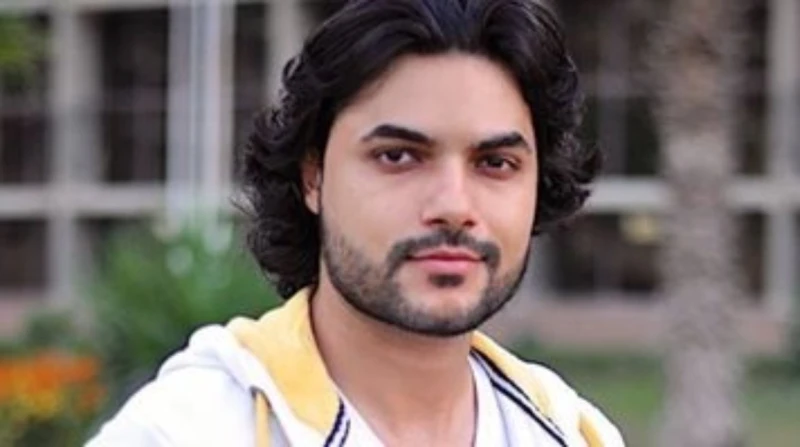 وفاة والد مؤلف مسلسل “علي كلاي” محمود حمدان