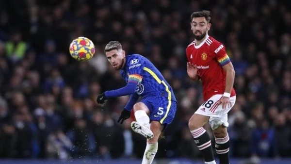 كونيا يمنح يونايتد الأفضلية.. تقدم مستحق أمام تشيلسي في الشوط الأول