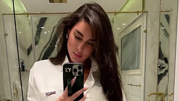 ياسمين صبري تخطف الأنظار بإطلالة كاجوال