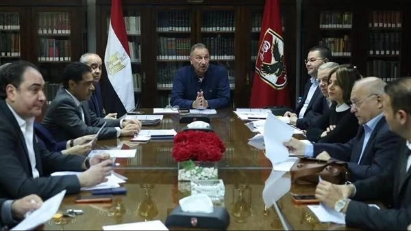 الأهلي يواصل تصعيد أزمته مع اتحاد الكرة ويهدد باللجوء الرياضية الدولية