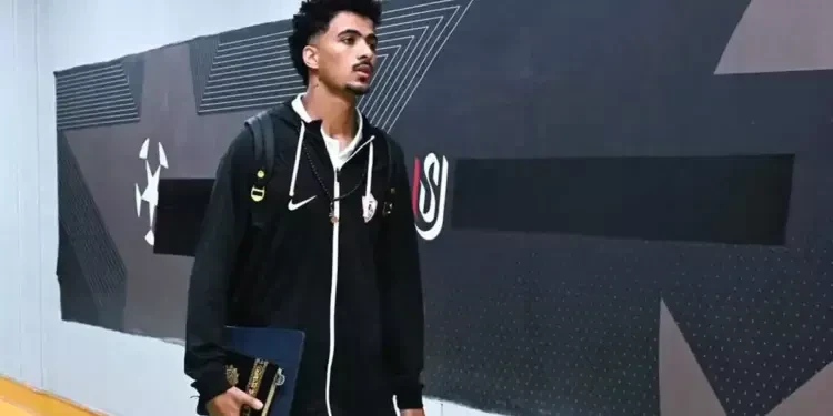 اليونانيين عجبهم طول حسام. ومدافع الزمالك شاحن شنطته