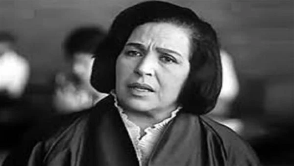 نفدت برجلي من الرجالة. أمينة رزق تكشف سر عقدتها من الزواج| فيديو