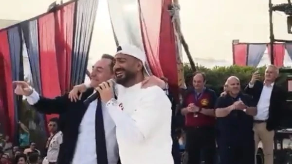 “غنّينا تامر حسني يكشف كواليس لقائه بالسفير الفرنسي