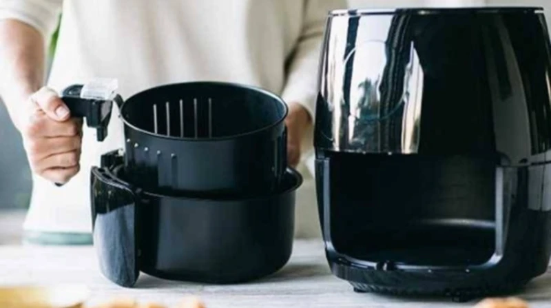 لتفادي الروائح الكريهة. خطوات تنظيف الإير فراير بطريقة احترافية