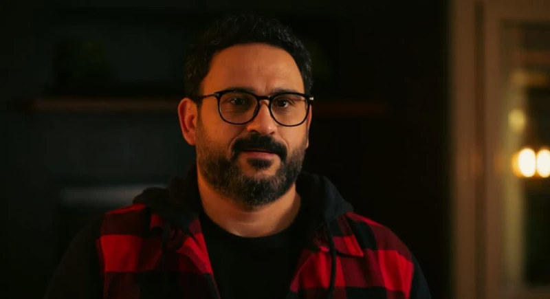 الموت يفجع أكرم حسني