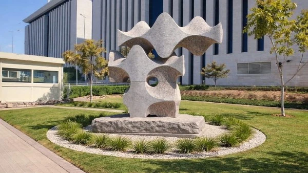 وزيرة الثقافة توافق على تجديد عرض 3 أعمال فنية من سبموزيوم أسوان