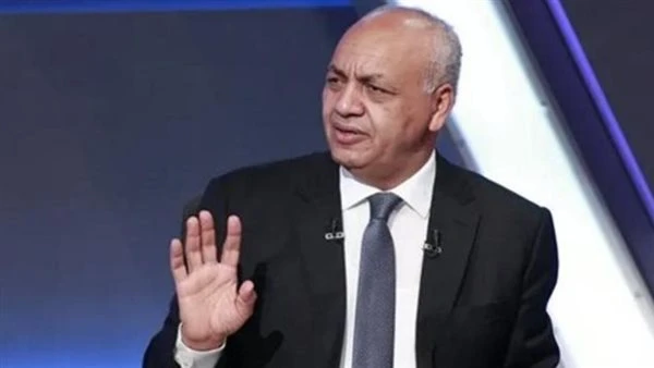 محامٍ يتبرع بمليون جنيه على الهواء.. ومصطفى بكري يدعو لإنشاء حساب لسداد ديون مصر