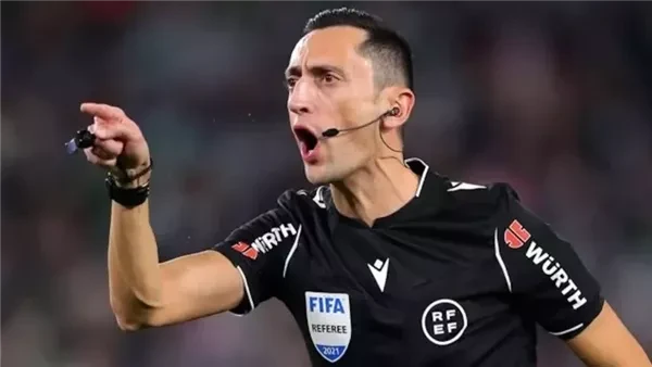 من هو سانشيز حكم مباراة باريس وليفربول؟.. يمتلك سجل مقلق للأندية الفرنسية