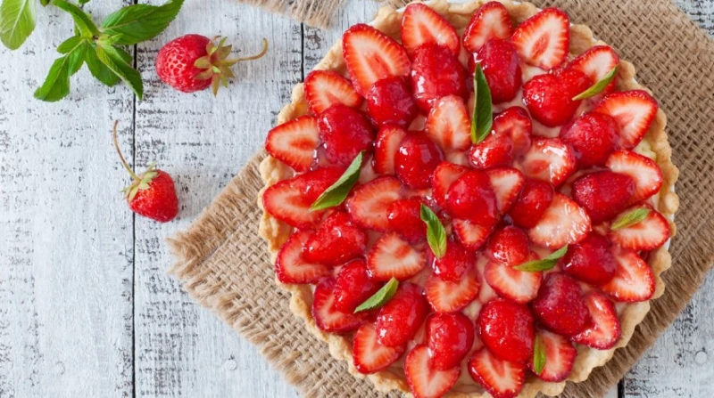 في آخر أيام الموسم. أسرار تارت الفراولة المقرمشة من مطبخك
