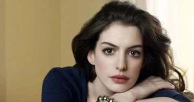 آن هاثاواي تتصدر التريندات بمقولة "إن شاء الله أعيش حياة طويلة وصحية"