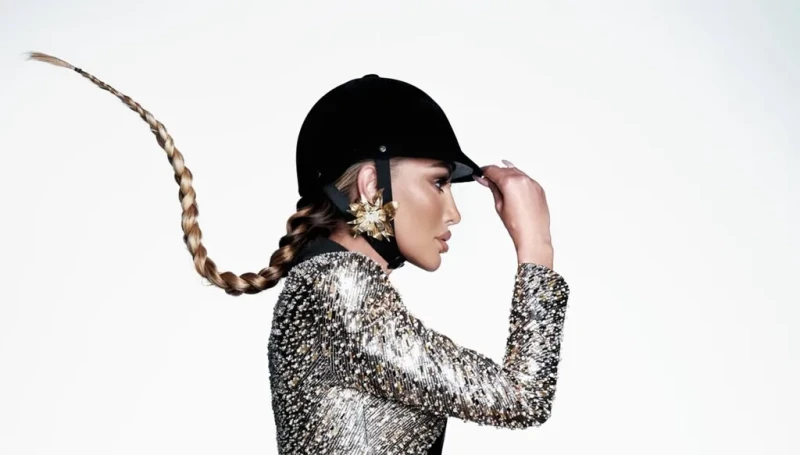 مايا بليزر مرصّع بالكريستال بتوقيع أحمد الفزايري