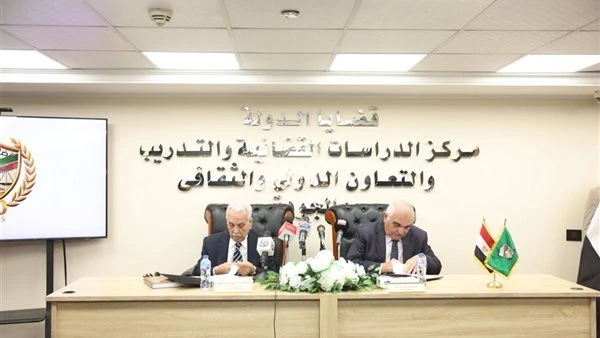 بروتوكول بين قضايا الدولة والمحكمة العربية للتحكيم لتبادل الخبرات في فض المنازعات