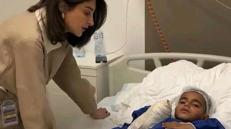 مأساة "مالك". أم تحرق يد صغيرها بالمياه المغلية بدعوى العقاب