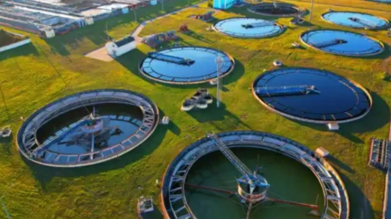 من النفايات إلى الوقود. اكتشاف مذهل يحول مياه الصرف الصحي إلى غاز طبيعي