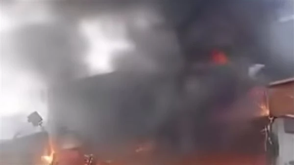 السيطرة على حريق محل ملابس بكورنيش النيل فى الوراق دون إصابات