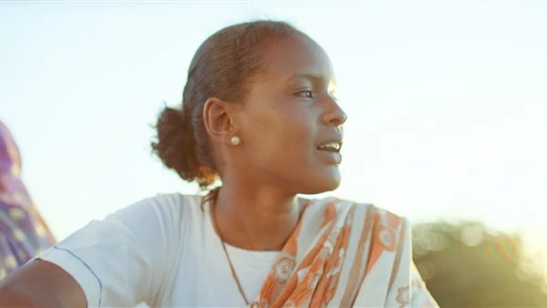 قبل عرضه في السينما. طرح الإعلان التشويقي لـ فيلم ملكة القطن للمخرجة سوزانا ميرغني