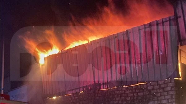 السيطرة على حريق داخل مخزنين أدوات منزلية بالمرج .. ماذا حدث ؟