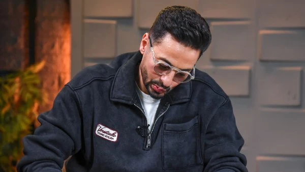 بكاء حمادة هلال بسبب والدته الراحلة: توفيت في اللحظة التي تسلّمتُ فيها مفتاح مدفنها