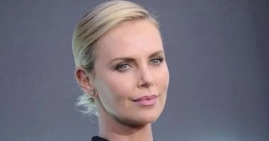 هذه أصعب لحظة فى حياة تشارليز ثيرون.. تعرف عليها