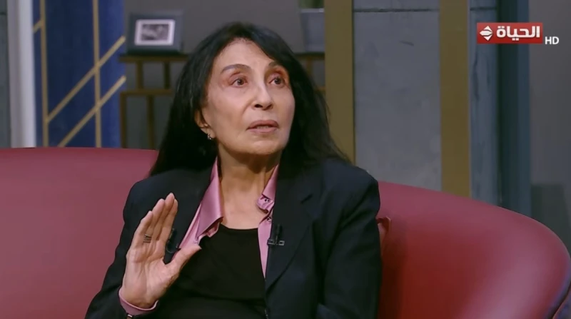 كيف كان محمد عبد الوهاب يتعامل مع بناته؟ كواليس ترويها ابنته من غرفة المعيشة