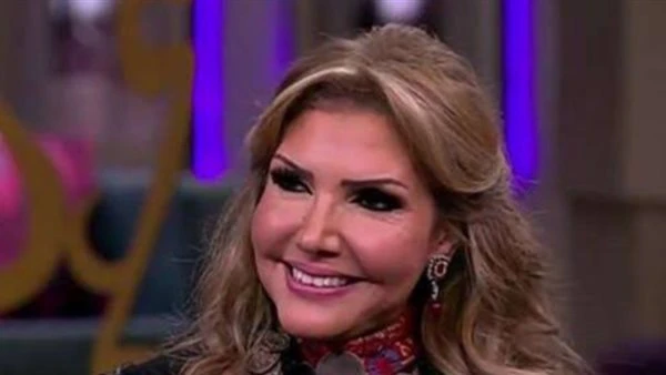 كفى عبثا واستغلالا. أول تعليق من نادية مصطفى على رئيس الجالية المصرية بفرنسا