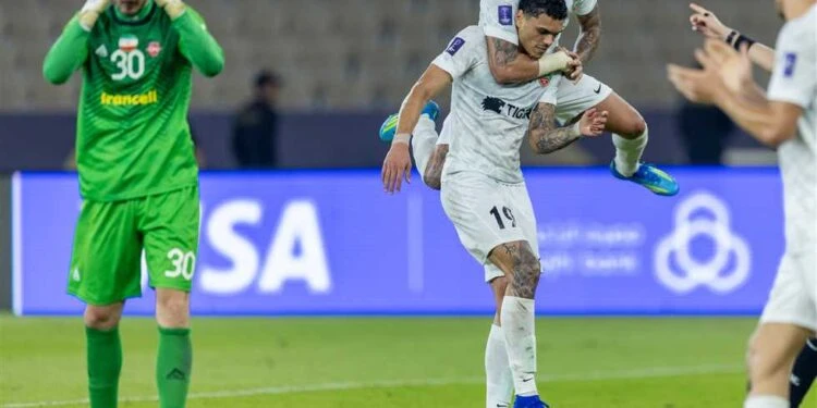 شباب الأهلي عمل الواجب. وكسب تراكتور الإيراني 3-0