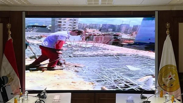 وزيرة التنمية المحلية والبيئة تتلقى تقريراً من مركز سيطرة الشبكة الوطنية للطوارئ بالوزارة