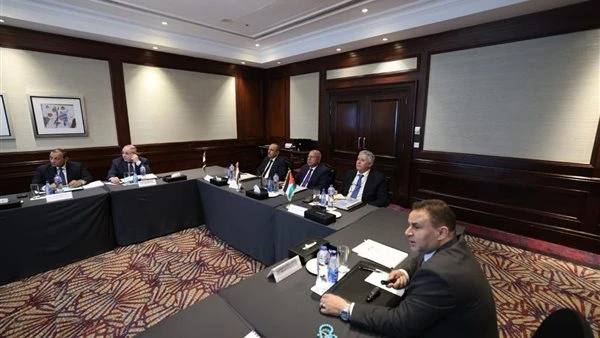 أرباح قياسية ونمو غير مسبوق.. وزير النقل يترأس الجمعية العمومية لشركة الجسر العربي للملاحة في عامها الـ40