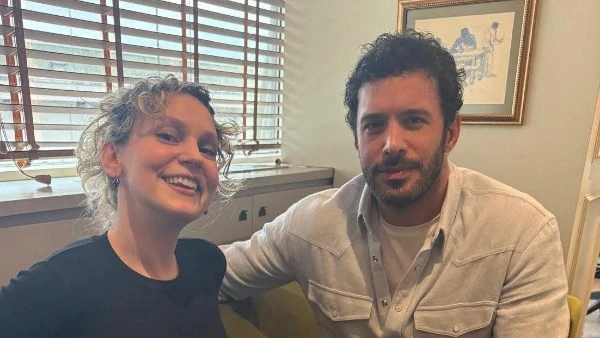 مفاجآت تركي آل الشيخ يروج لفيلم يجمع النجمين التركيين باريش أردوتش وفرح زينب