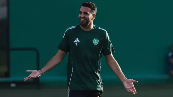 فنربخشة يدخل على خط المفاوضات لضم رياض محرز من الأهلي السعودي