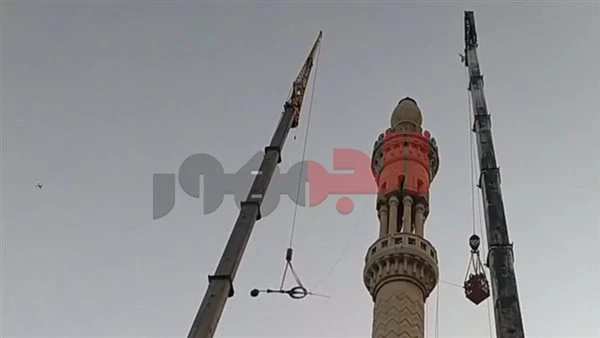 وكيل أوقاف دمياط: إنزال هلال مئذنة مسجد البحر بعد محاولات استمرت يومين