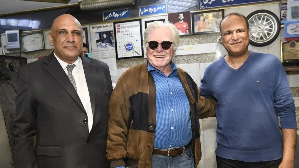 استقبال حسين فهمي وفريق مهرجان القاهرة بالمزمار البلدي