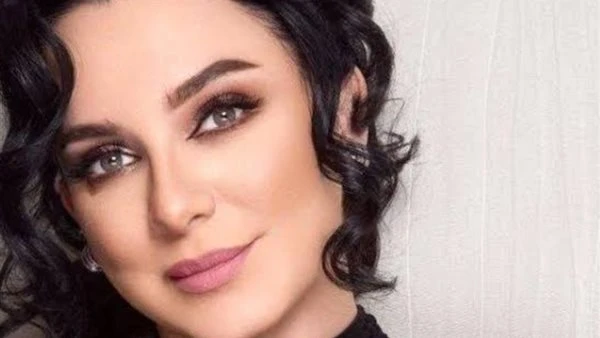 تقديرا لمسيرتها. تكريم سلاف فواخرجي مهرجان أسوان الدولي لأفلام المرأة