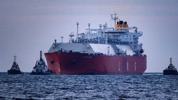 إيران تفرض قواعد جديدة في هرمز: رسوم عبور وتنسيق إجباري مع الحرس الثوري